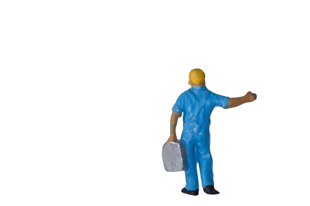 穿着工作服的工人被隔离在白色背景上图片下载