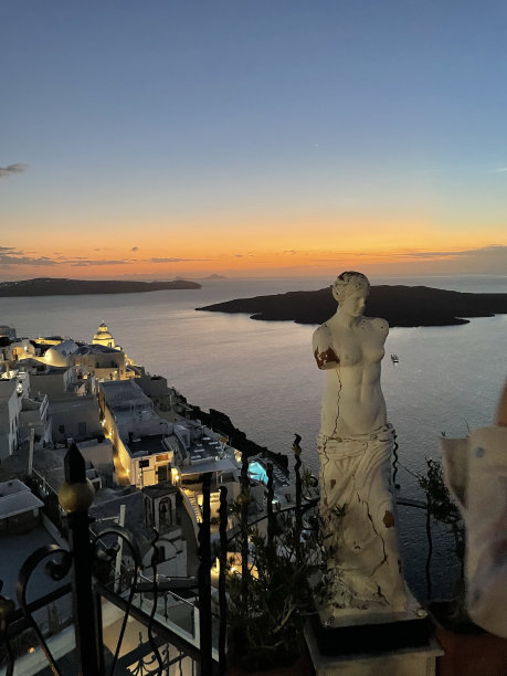 希腊群岛上的日落雕塑图片下载