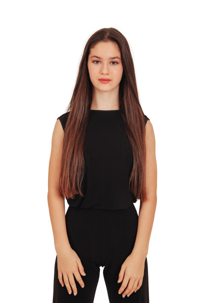 测试人像档案的快照时髦的少女模特在黑色衣服孤立的空白色背景，看着相机。十几岁的女孩在工作室拍摄。造型的概念。本空间图片下载