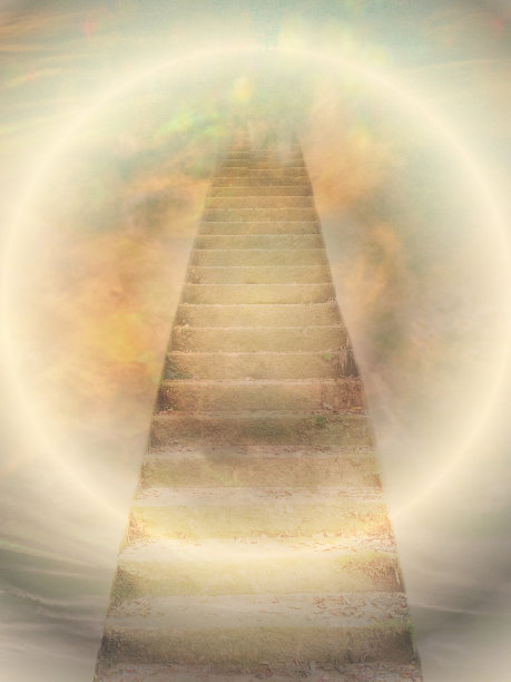 通往天空的楼梯的神秘形象。图片下载