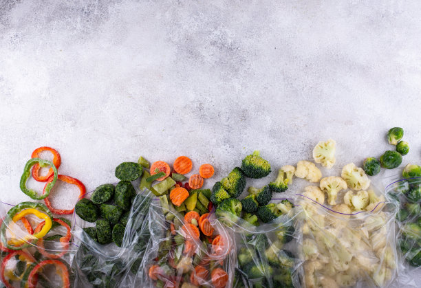不同的冷冻蔬菜。食品存储。图片下载