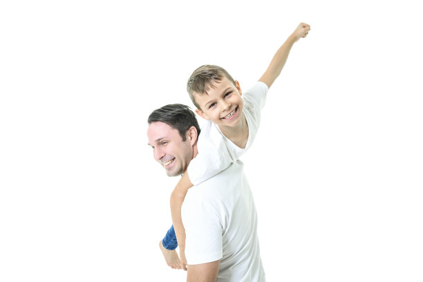 父亲带着可爱的小儿子孤立在白色上图片下载