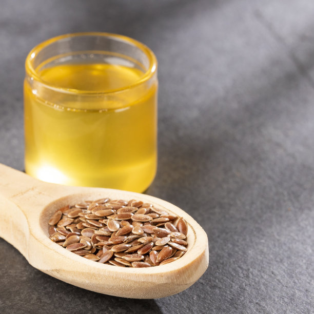 亚麻-瓶中的有机亚麻籽油图片下载