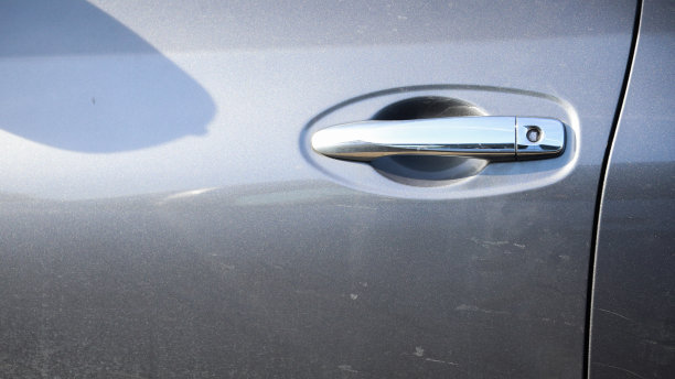 现代设计的汽车门把手图片下载