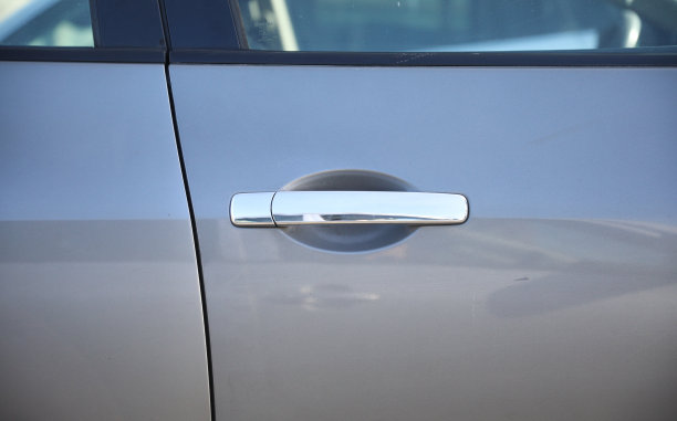 现代设计的汽车门把手图片下载