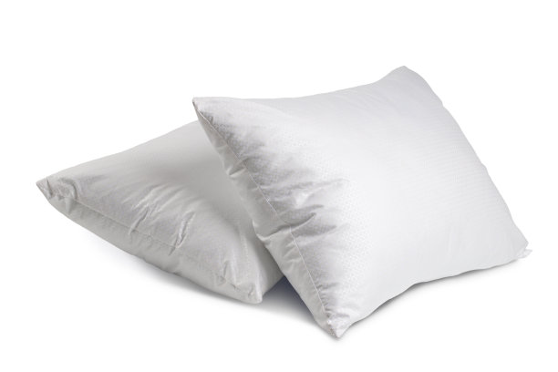 枕头上有棉盖，白色背景图片下载