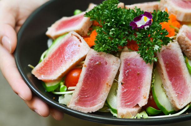 鲜金枪鱼沙拉图片下载