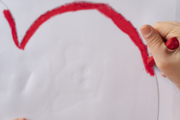 小女孩画画图片下载