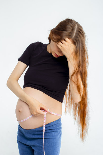 孕妇用卷尺量胃图片下载