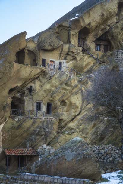 在David Gareja修道院，僧侣们的牢房切进了岩石。格鲁吉亚的卡赫蒂地区图片下载