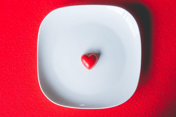 情人节的心形巧克力图片下载