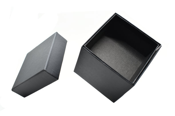 白底黑纸盒，包装行业图片下载