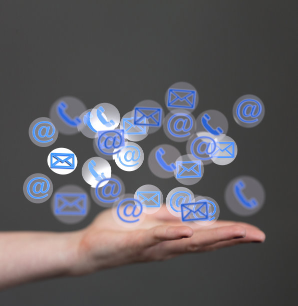 三维渲染虚拟标志盘旋在一个人的手图片下载