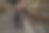 一个年轻人和他的女朋友在城里度过一个美好的夜晚。图片下载