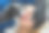 美容师正在水疗沙龙用热糖蜡去除女性客户嘴唇上的头发和胡子图片下载