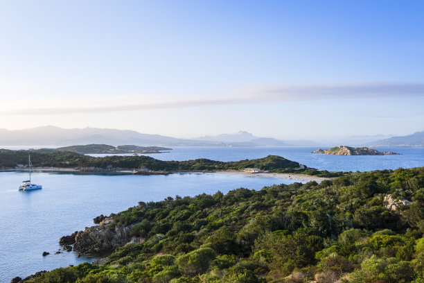 撒丁岛马达莱纳群岛南部卡普里era的野生景观照片摄影图片
