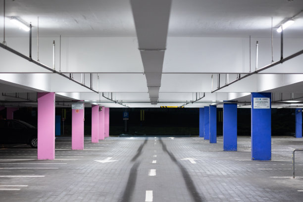 路上的箭图片下载