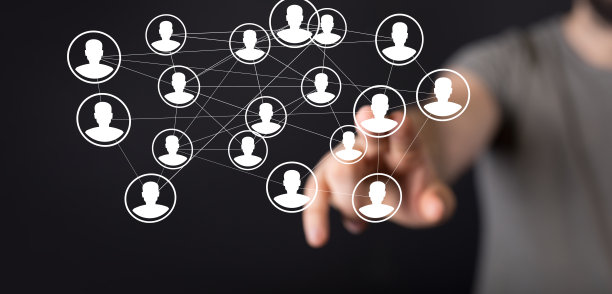 数字概念的团队合作和伙伴关系，手指指向浮动档案标志图片下载