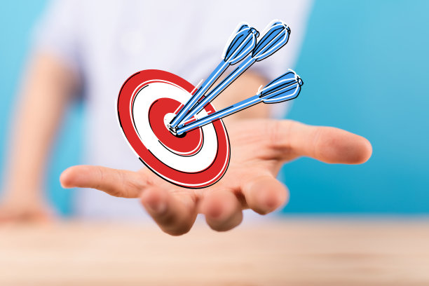 作为商业成功概念的靶子靶上的飞镖箭的插图图片下载