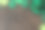 圣帕特里克节。一个假期。框架的绿叶三叶草和小精灵帽子在棕色的背景。前视图。文本空间图片下载