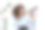 商业黑人妇女正在办公室与客户电话交谈。女性阅读新闻、报告或电子邮件。在线问题，财务错误，故障排除图片下载