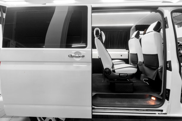 舒适的内饰，软座椅图片下载