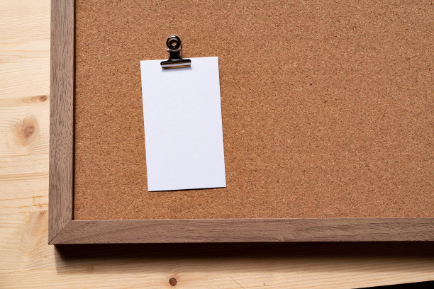 纸板上的便条纸图片下载