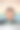 一个可爱的快乐的男孩坐在高婴儿椅特写图片下载