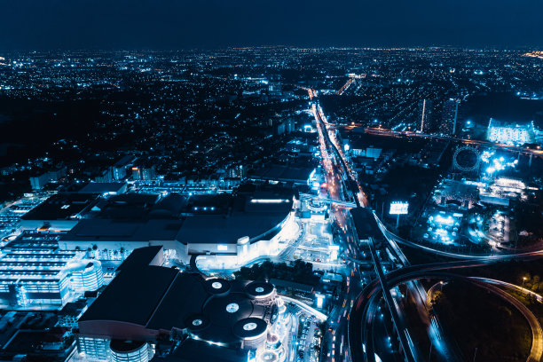 重要基础设施道路交通鸟瞰图，高速公路及环岛，夜景，图片下载