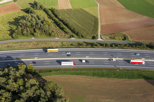 乡村公路鸟瞰图图片下载