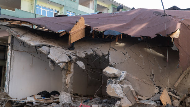 土耳其发生地震。土耳其大地震后的废墟。图片下载