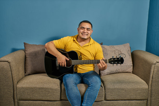 在线学习吉他的目的图片下载