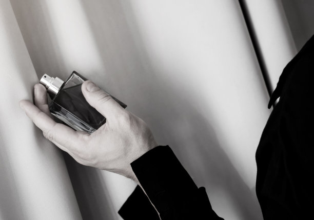 豪华男士香水图片下载