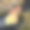 男子在森林里拿着烤制的热狗图片下载