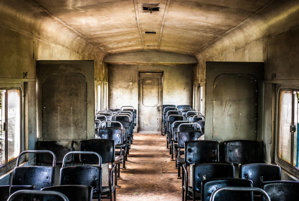 不知去向的火车图片下载