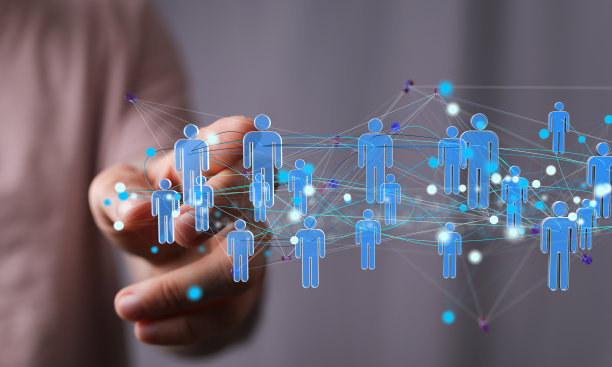 人手展示互联网与数据数字概念的团队合作图片下载