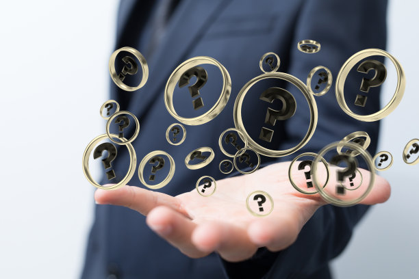 背景中一个男性手的3D渲染数字问号符号图片下载