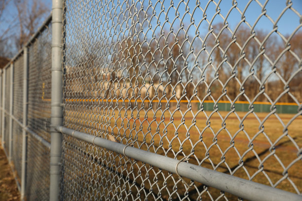用于保护的金属链环栅栏图片下载