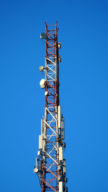 4G和5G蜂窝通信塔。基站或基站收发信站。无线通信天线发射机。现代通讯塔的一部分。图片下载