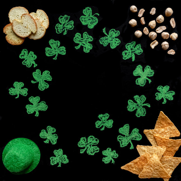 圣帕特里克节的绿色三叶草图片下载