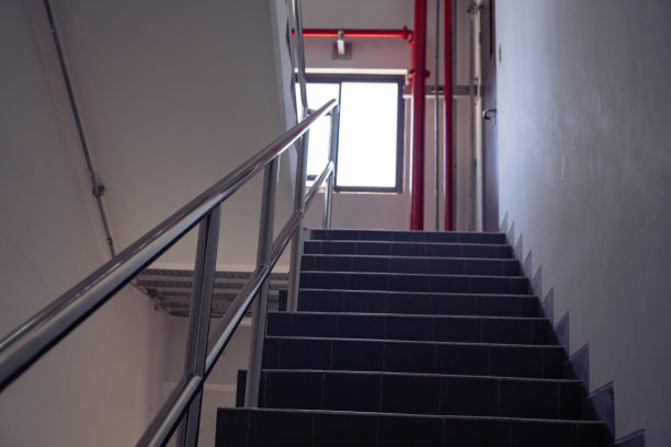 行政楼的上下楼梯。图片下载