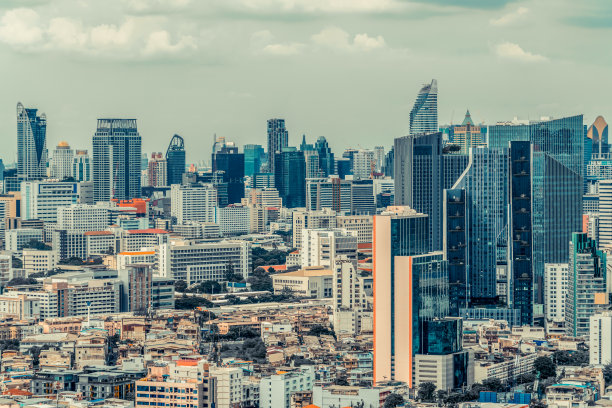 大都市中心的城市景观和高层建筑。市中心商业区全景。图片下载