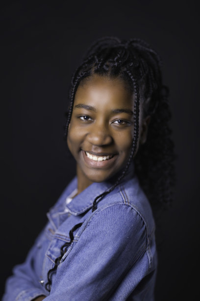 黑色青春期前，定型的头发图片下载