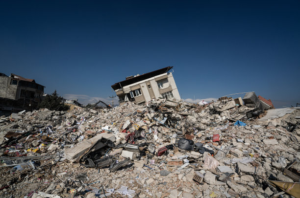 地震后倒塌的建筑物残骸图片下载