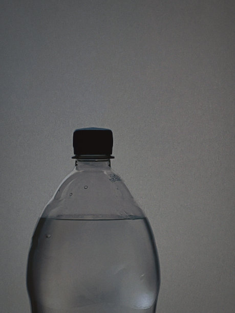 一瓶水图片下载