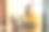穿着休闲装的自信女性在现代办公室使用笔记本电脑图片下载