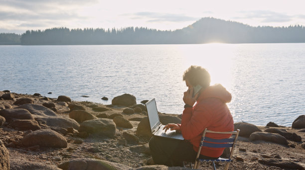 森林生态学家生命中的一天。可持续性和生态系统保护。图片下载