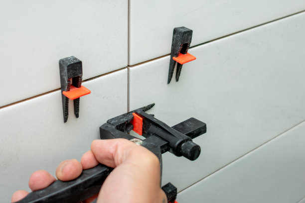 瓷砖铺设，瓷砖铺设紧固件。图片下载