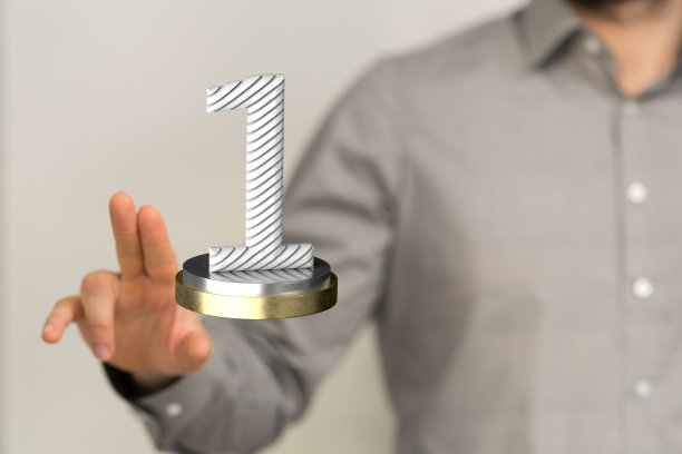 一名男子在敲击冠军奖杯的3D渲染图图片下载