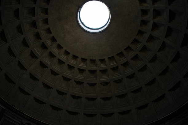 意大利罗马万神殿圆顶天花板的蛙眼视图图片下载